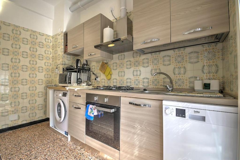 Mariani'S Home Finale Ligure Buitenkant foto